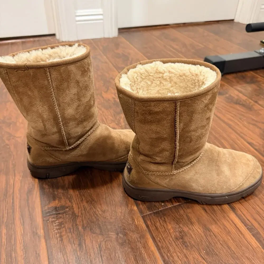 UGG Australia Ultimate Short Boots for Women, Size US 8 Tan Leather